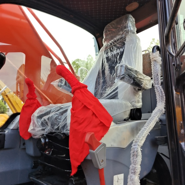 2024 Doosan DX300-46812698