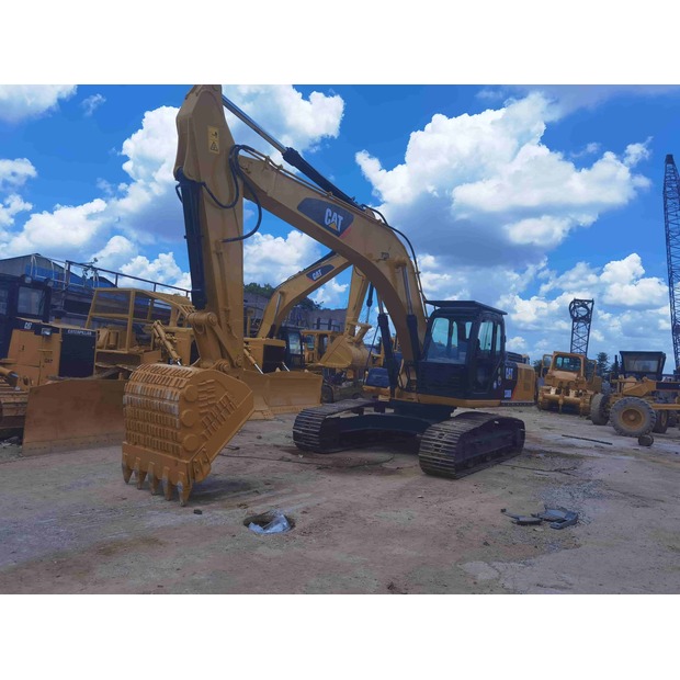 2023 Caterpillar 330D-46812841
