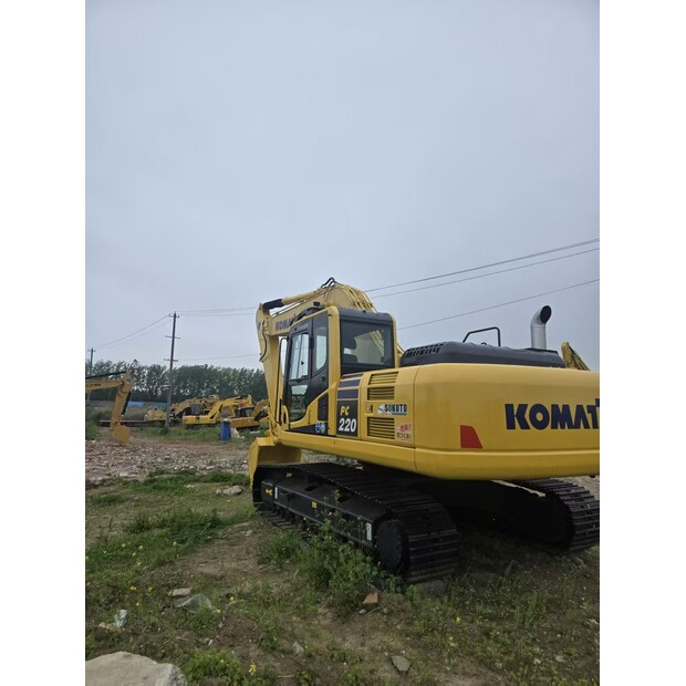2024 كوماتسو PC220-46812904