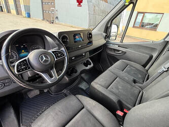 2020-mercedes-benz-sprinter-1447279-46813296
