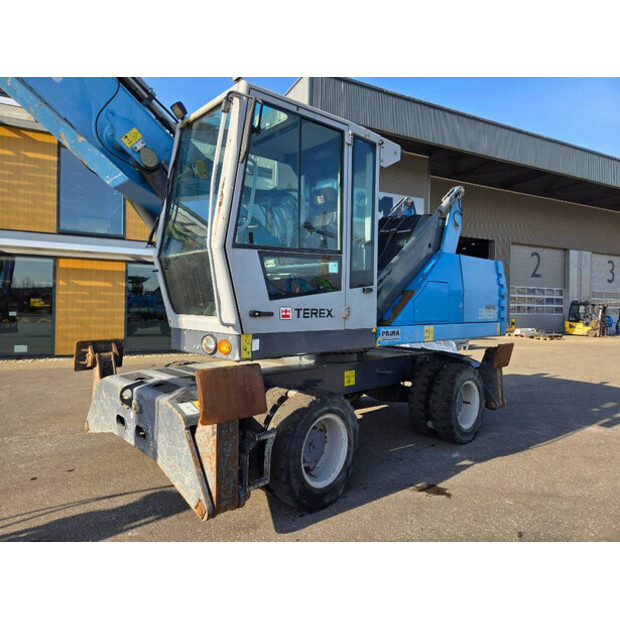 2016 FUCHS MHL331E-46813521