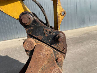 2017-caterpillar-432f2-1447286-46813555