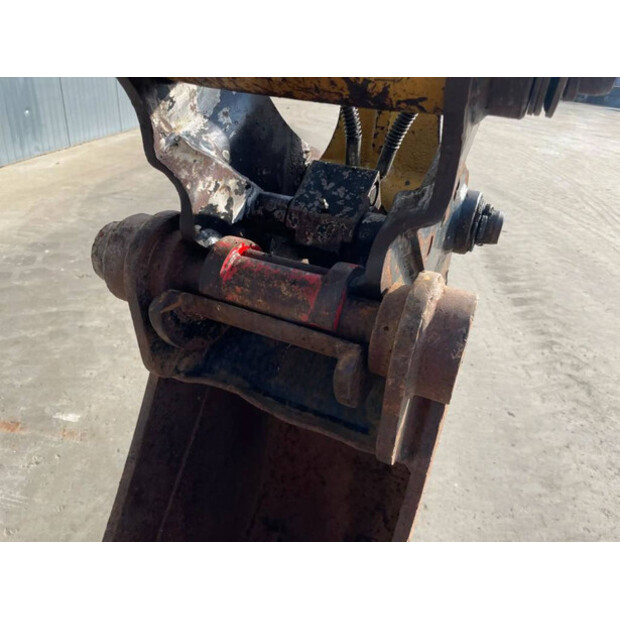 2017 Caterpillar 432F2-46813557