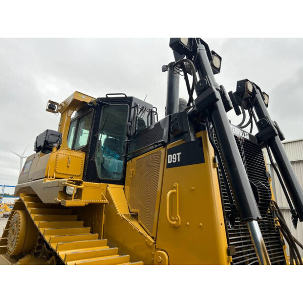 2011 Caterpillar D9T-46813720