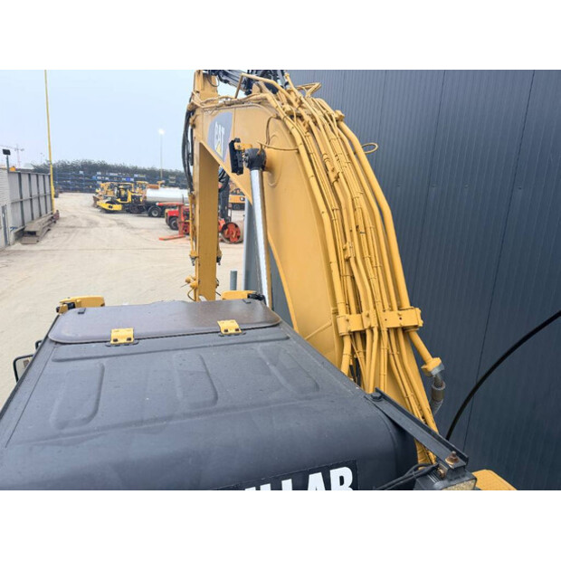 2007 Caterpillar 320DL-46813825