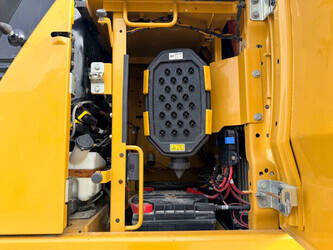 2020-caterpillar-330-1447298-46814106