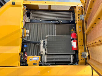 2020-caterpillar-330-1447298-46814107