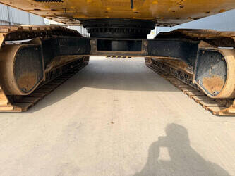 2020-caterpillar-330-1447298-46814108