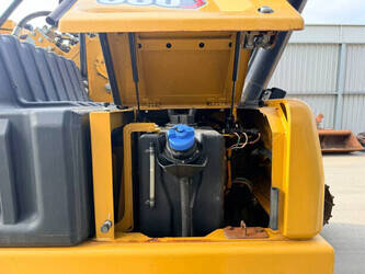 2020-caterpillar-330-1447298-46814112