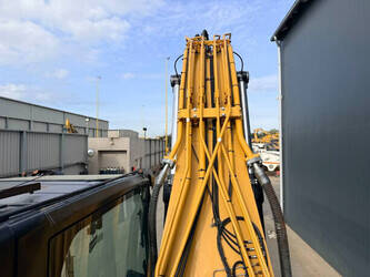 2020-caterpillar-330-1447298-46814121