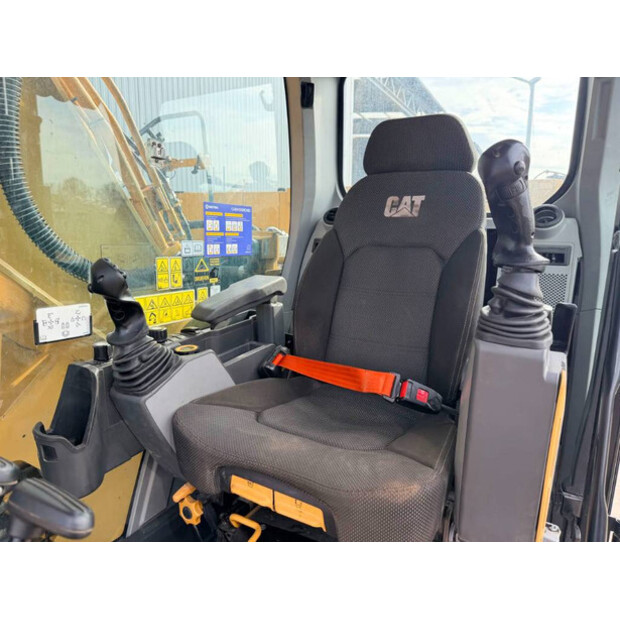 2020 Caterpillar 330-46814125