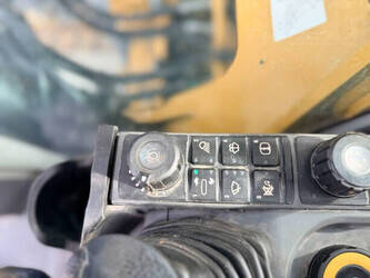 2020-caterpillar-330-1447298-46814127