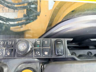 2020-caterpillar-330-1447298-46814128