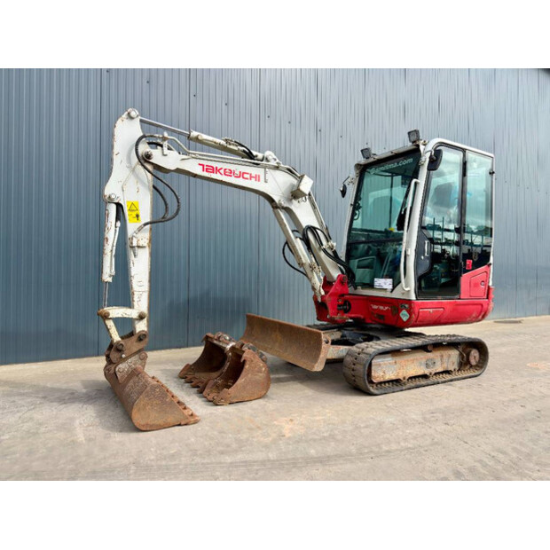 2017 TAKEUCHI TB230-46814837