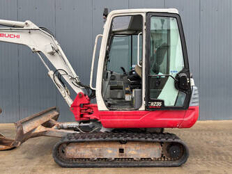 2010-takeuchi-tb235-1447316-46814903
