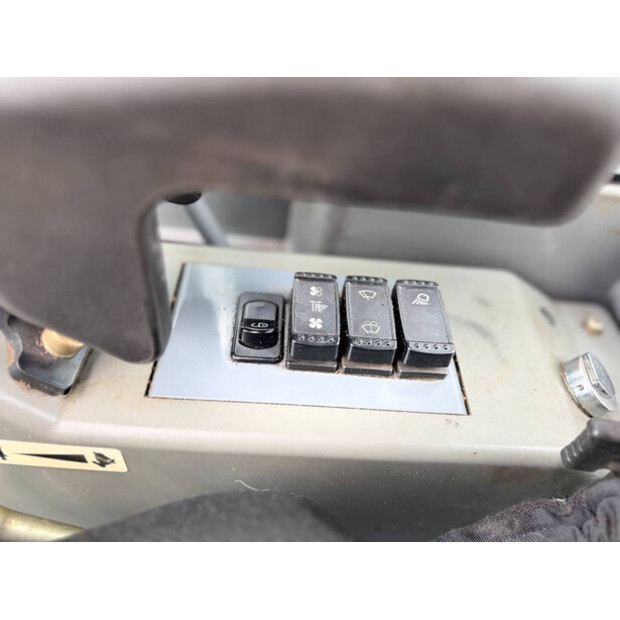 2010 TAKEUCHI TB235-46814908