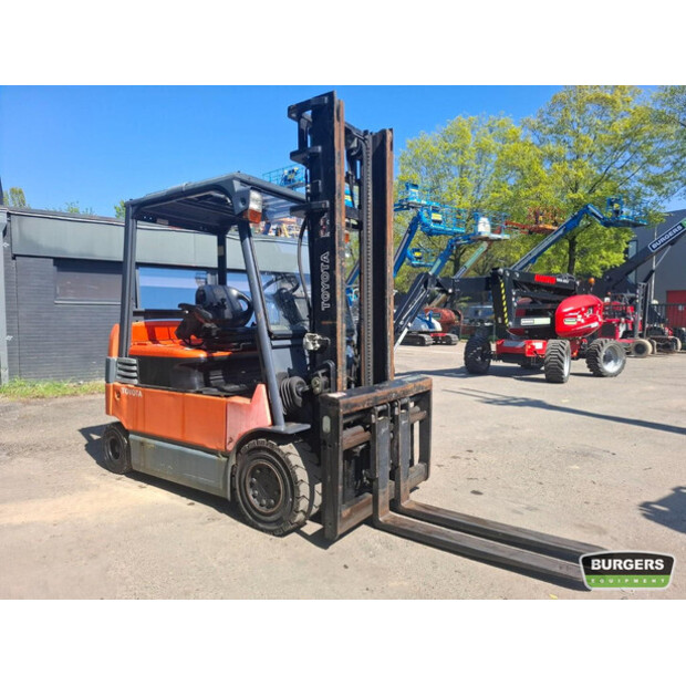 2008 تويوتا 7FBMF30-46816896