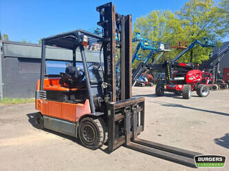 2008-toyota-7fbmf30-1447370-46816896