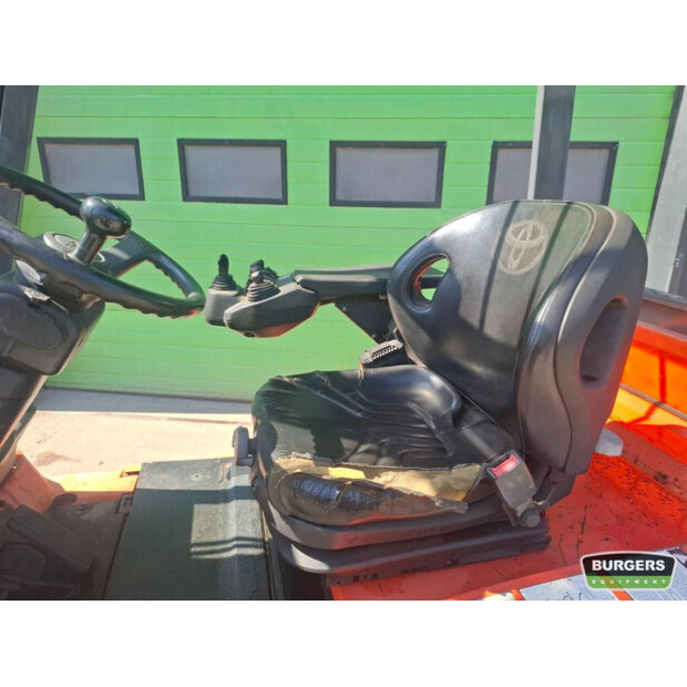 2008 تويوتا 7FBMF30-46816900