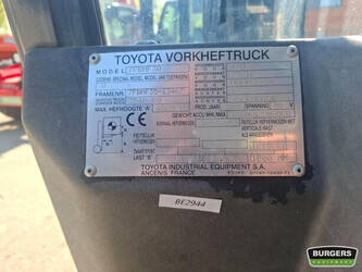 2008-toyota-7fbmf30-1447370-46816902