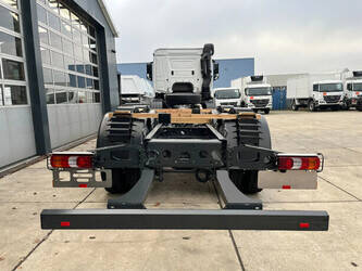 2026-mercedes-benz-arocs-4045-1447383-46817198