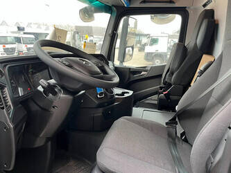 2026-mercedes-benz-arocs-4045-1447383-46817200