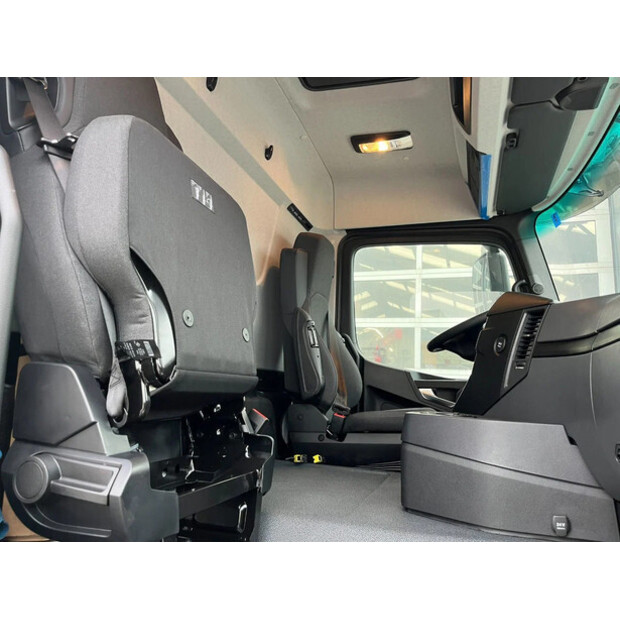 2026 Mercedes-Benz Arocs 4045-46817205