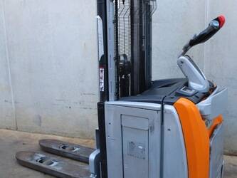 Image for PALLET STACKER 2019 Still EXV-SF20