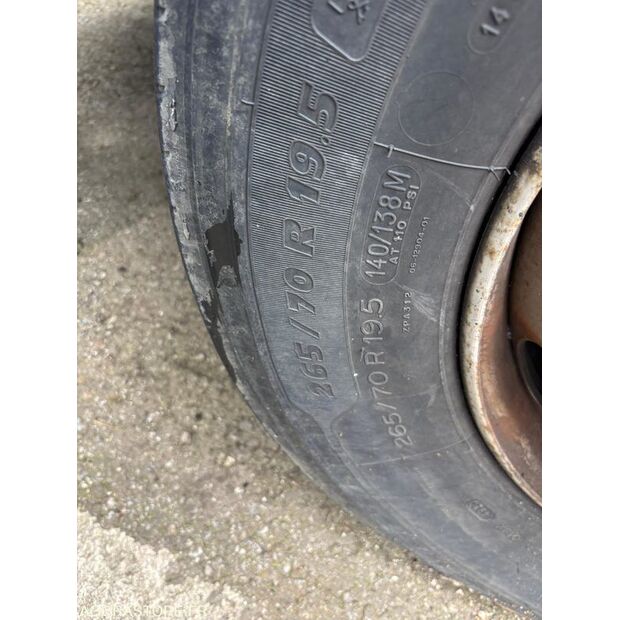 1999 Renault M150-46832304