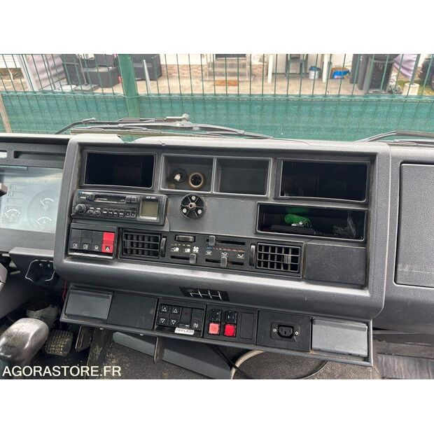 1999 Renault M150-46832306