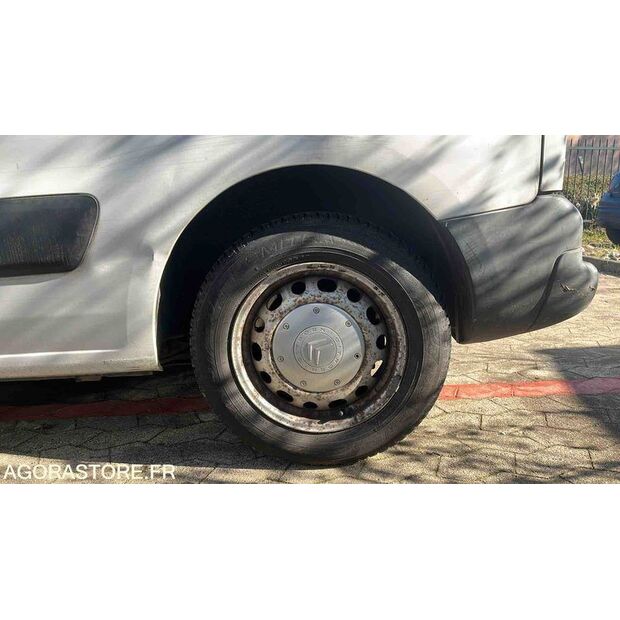 2011 Citroen BERLINGO-46832497