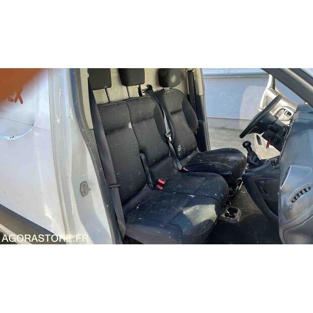 2011 Citroen BERLINGO-46832536