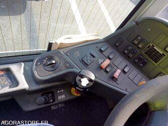 2009-mercedes-benz-intouro-1447483-46832606