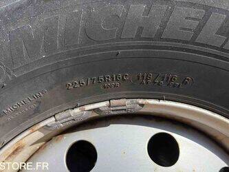 2012-peugeot-boxer-1447499-46833079