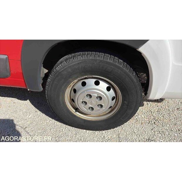 2012 Peugeot BOXER-46833082