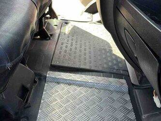 2012-peugeot-boxer-1447499-46833105