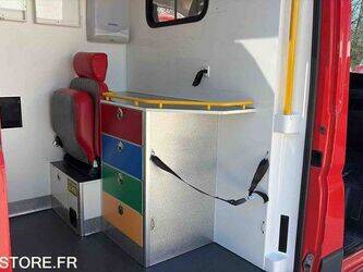 2012-peugeot-boxer-1447499-46833119