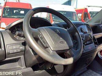 2012-peugeot-boxer-1447499-46833122