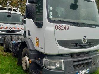 2012-renault-premium-1447502-46833179