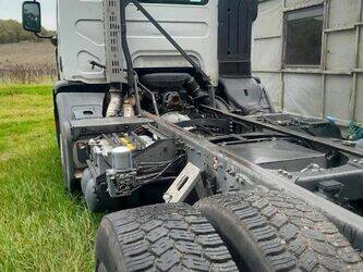 2012-renault-premium-1447502-46833182