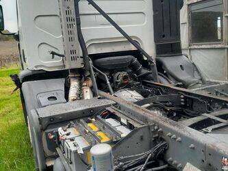 2012-renault-premium-1447502-46833184