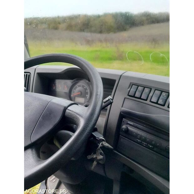 2012 Renault PREMIUM-46833189