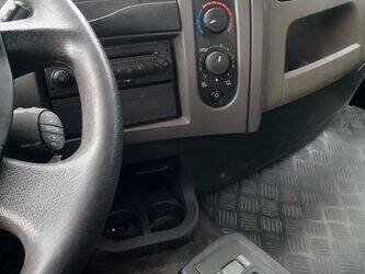 2012-renault-premium-1447502-46833190