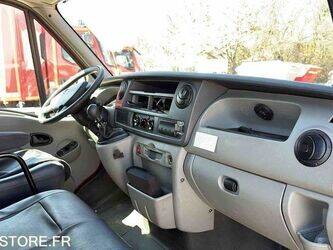 2010-renault-master-1447506-46833345