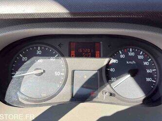 2010-renault-master-1447506-46833358