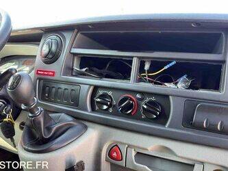 2010-renault-master-1447506-46833371