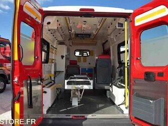 2012-peugeot-boxer-1447508-46833465