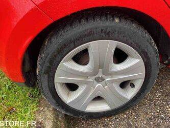 2014-renault-clio-1447511-46833614