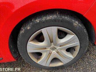 2014-renault-clio-1447511-46833629