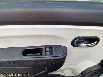 2015-renault-twingo-1447513-46833673